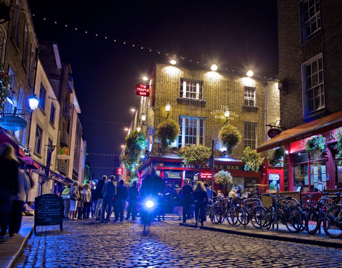 The Temple Bar, Dublin, Ireland, Nightlife Dublin, River liffey, Cycle in Dublin, Temple Bar,