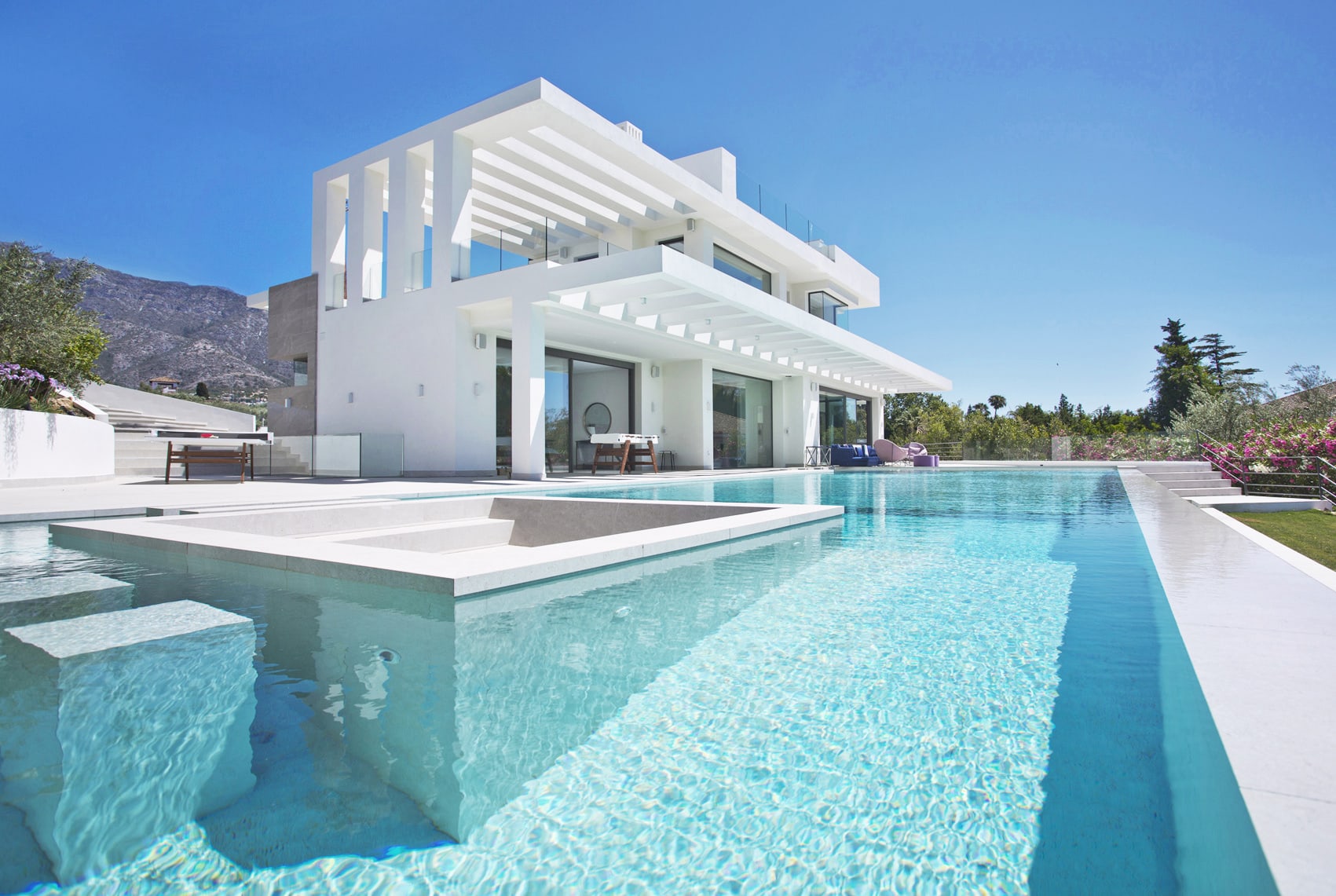 Altos de Marbella, Real Estate Marbella, Infinity pool, La Concha Mountain, Pool Bar