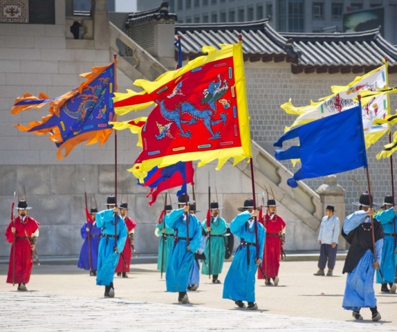 Seoul, Changing of the Guard,  Dragon, Dragon flag, Travel Seoul, Wiryeseong,  Gyeonggi Province,  Gyeongbokgung Palace, Republic of Korea, Han River, SOUTH KOREA, culture of South Korea, traditions in Korea