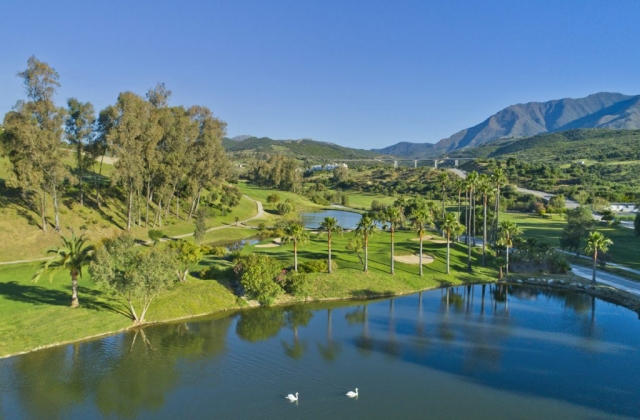 Estepona Golf, 10th Green from Drone, Golf on the Costa del Sol, Great golf images Spain, Marbella