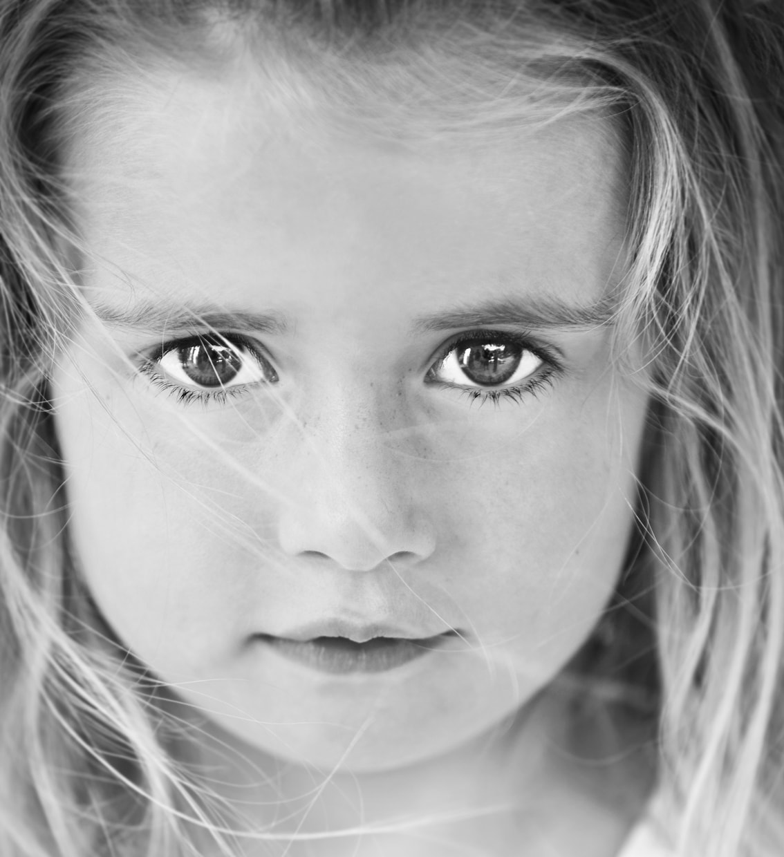 Photography marbella, Portraits, Portrait Photography Marbella, Eyes with a soul, look into my eyes, see my soul, Beauty, innocence, innocence of youth, black and white portraits Marbella, Family portraits Marbella
